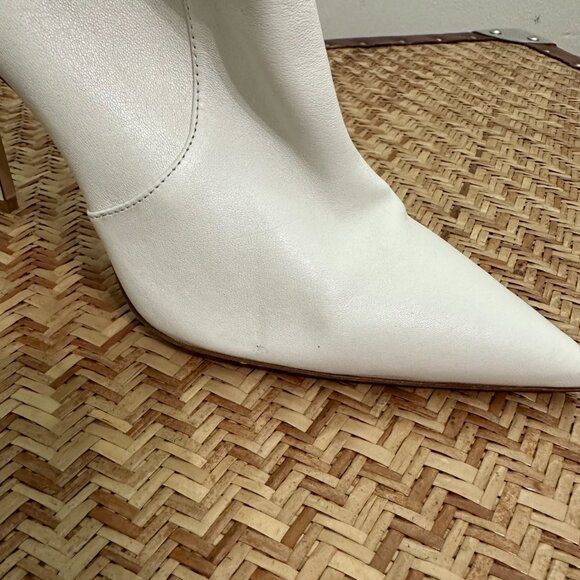 STUART 100 STRETCH BOOTIE
